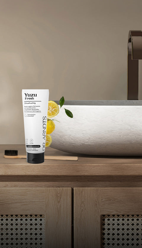 Die erste Premium-Zahnpasta, die innovative Zahnmedizin, Gesundheit & Nachhaltigkeit vereint.